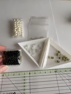 812.ビーズセットや穴なしの樹脂パール