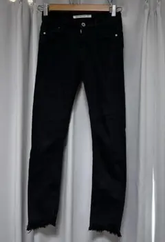 ZARA TRAFALUC スキニーデニムパンツ　黒34のサムネイル
