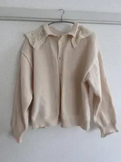 SM2 レース襟付きベージュニットカーディガン