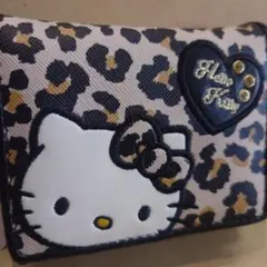 ハローキティ　3つ折り財布　ヒョウ柄