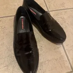 PRADA ブラックレザー ローファー