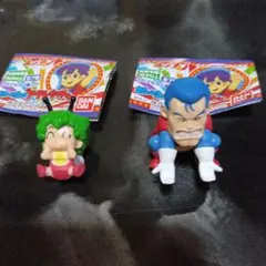 Dr.スランプアラレちゃん　机の上のアラレちゃん　スッパマン　ガッちゃん