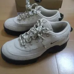 【未使用　定価15000円】レディース　NIKE LAHAR LOW　24.5㎝