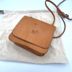 イルビゾンテ ショルダーバッグ レザー ヌメ フラップ 斜め掛けのサムネイル