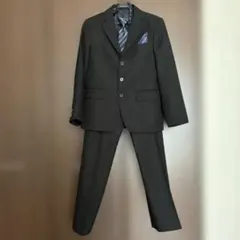 【クリーニング済】【美品】男の子 スーツ [150] ネクタイ、ポケットチーフ付