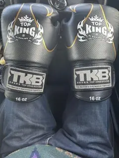 Item thumbnail for item 9790f52e-e5f0-408f-aa55-637235c56d12