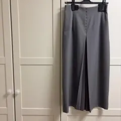 グレー タイトスカート ボタン付き