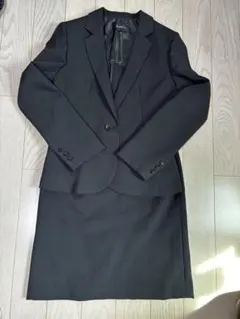 黒のリクルートスーツ（ジャケット・スカート/パンツ）9号