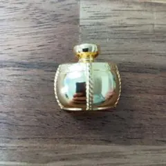 ヴィンテージYves Saint Laurent 香水瓶モチーフ ブローチのサムネイル