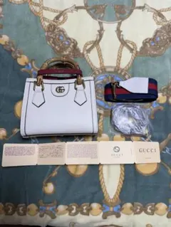 グッチ ミニ ダイアナ ホワイト バンブーハンドル トップハンドバッグ