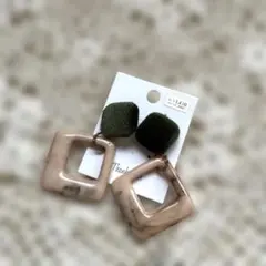 未使用　スクエア型ピアス