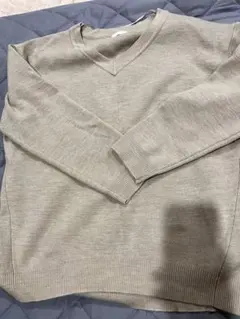 GU Vネックニット