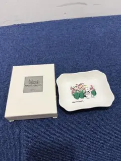MANHATTANER'S MIKASA プレート 猫 花柄のサムネイル