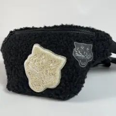 Onitsuka Tiger ボディバッグ　ウエストポーチ　ボア　ワッペン　刺繍
