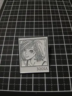 NANA ピンバッジ
