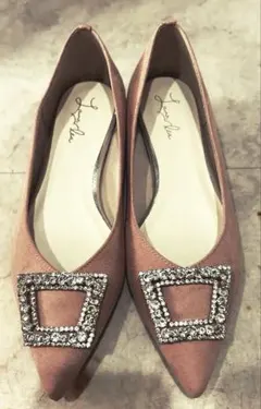 ビジュー付きピンクフラットシューズ