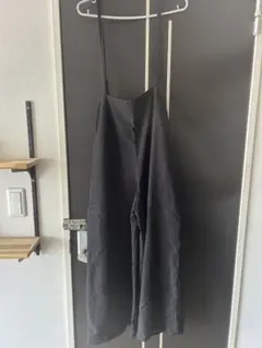 黒のサロペット・オーバーオール