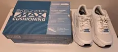 SKECHERS MAX CUSHIONING ホワイト