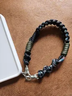 【487】ブラック　カーキ　カジュアル　　おしゃれ　ハンドストラップ