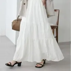 [Discoat] ホワイト フレアスカート 裏地付き