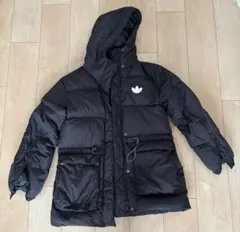 adidasダウンコート