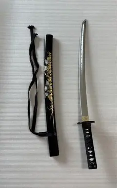 美品 薄刃 模造刀 黑鞘 蒔絵鞘 脇差　鞘付き長さ約70cm 26G11のサムネイル