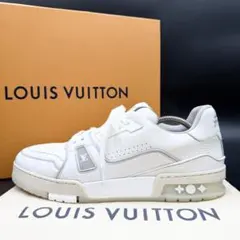 美品✨️ ヴィトン LVトレイナー LVロゴ メンズ スニーカーのサムネイル