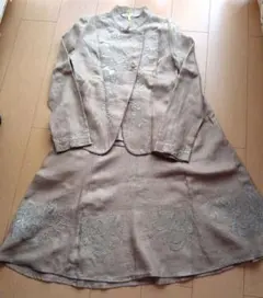 【美品】LAURA ASHLEY　麻 ベージュスカートセットアップ