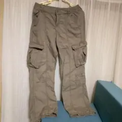 H&M カーゴパンツ カーキ色 165/68Aのサムネイル