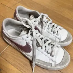 Nike Blazer Low ’77 GS ホワイト/ピンクグレーズ
