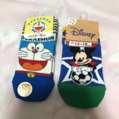 ドラえもんとミッキ－の靴下　セール中