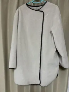 リバーシブルフリース風ノーカラーコート グレー、白