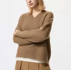 新品✨タグ付き『UNIQLO』ユニクロ フラッフィ Vネック セーター L