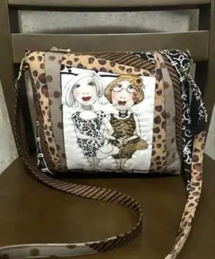 ショルダーバッグ　ショルダーポシェット　ロラライハリス　レディー柄　ハンドメイド