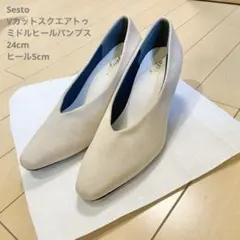 美品Sestoスクエアトゥ アイボリー 24cm ヒール5cm ブライダルのサムネイル