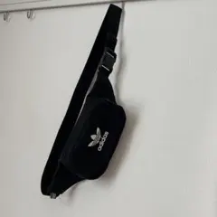 【超美品】adidasオリジナル　ウエストポーチ　メンズ　レディース