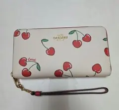 極美品 COACH チェリー柄 6連キーケース 白 レザー - メルカリ