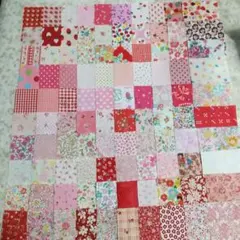 綿生地 パッチワーク カットクロス 赤 ピンク 花柄 苺 水玉 7cm100枚