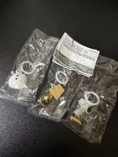 PEANUTS カプセルトイ スヌーピー　めじるしアクセサリー