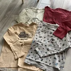 キッズ長袖Ｔシャツ　130サイズ