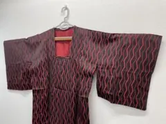 ◼️ 道行コート　羽織　レトロ　アンティーク着物　黒と赤