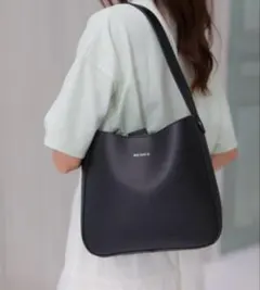 新品 MARY QUANT ショルダーバッグ ブラックのサムネイル