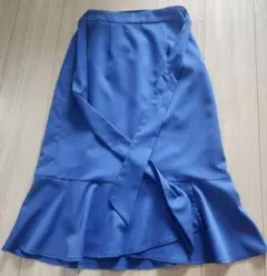 リボン付き膝丈スカート