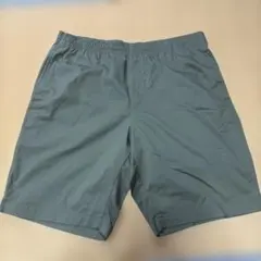 UNIQLO XL グリーンショートパンツ