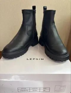 Item thumbnail for item aacfcea5-9c08-428b-9832-64b36e11ad93