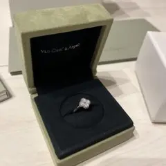 Van Cleef & Arpels スイートアルハンブラ リング