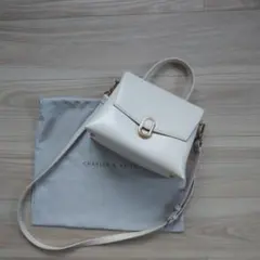 CHARLES & KEITH 2way バッグ ホワイトのサムネイル