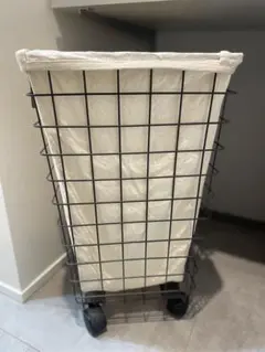 Item thumbnail for item 9bad0f28-1330-4415-b1b3-9ba0de2ea7b0