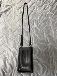 黒 合成皮革 スマホショルダーバッグ