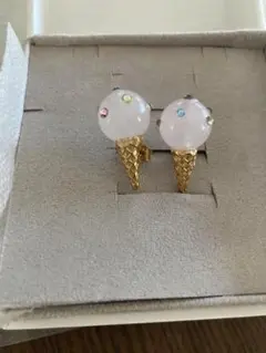 memeアクセサリー ピアス 溶けかけバニラ - メルカリ